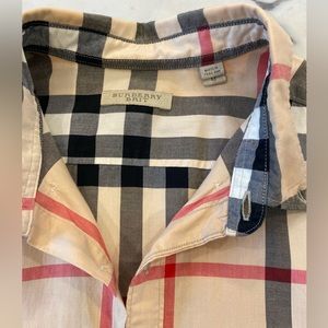 Men’s burberry button down. Medium. Slim fit